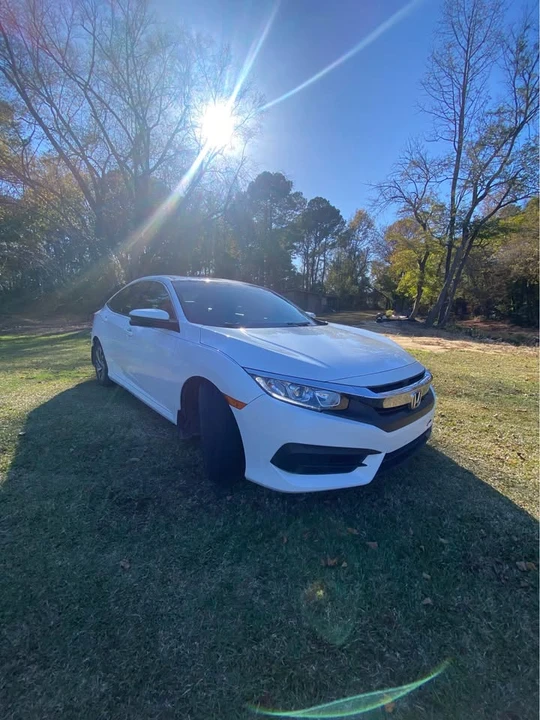2016 Honda Civic 10th Gen - Image 4 of 17