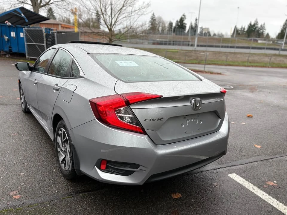 2016 Honda Civic 10th Gen - Image 10 of 12