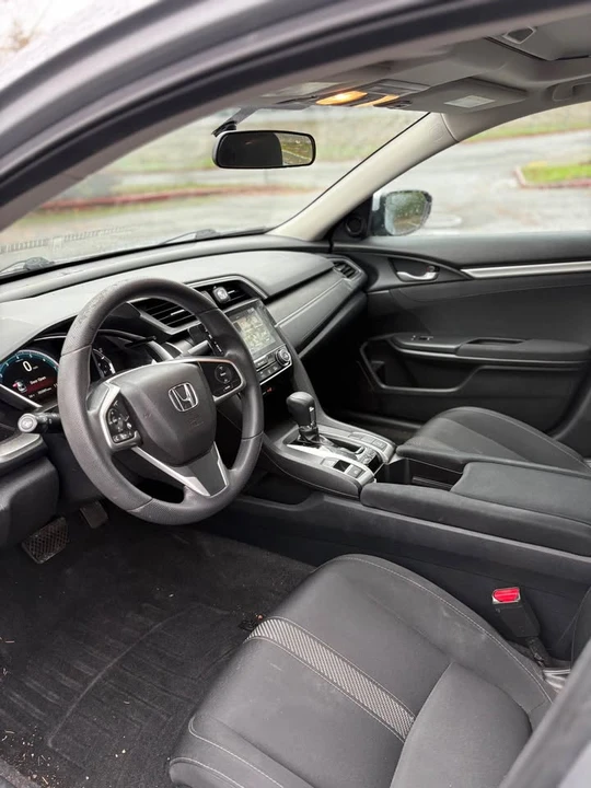 2016 Honda Civic 10th Gen - Image 4 of 12