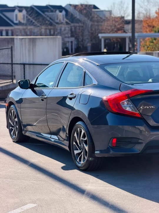 2016 Honda Civic 10th Gen - Image 12 of 18
