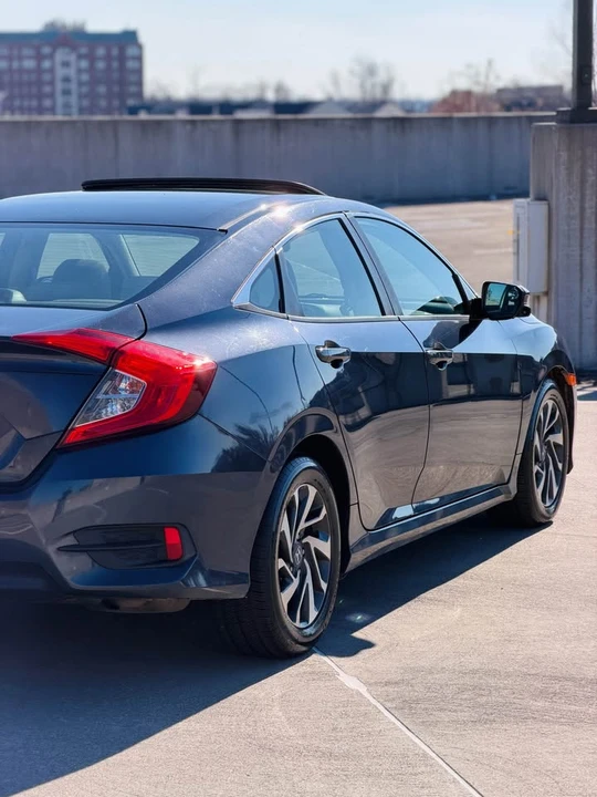 2016 Honda Civic 10th Gen - Image 11 of 18