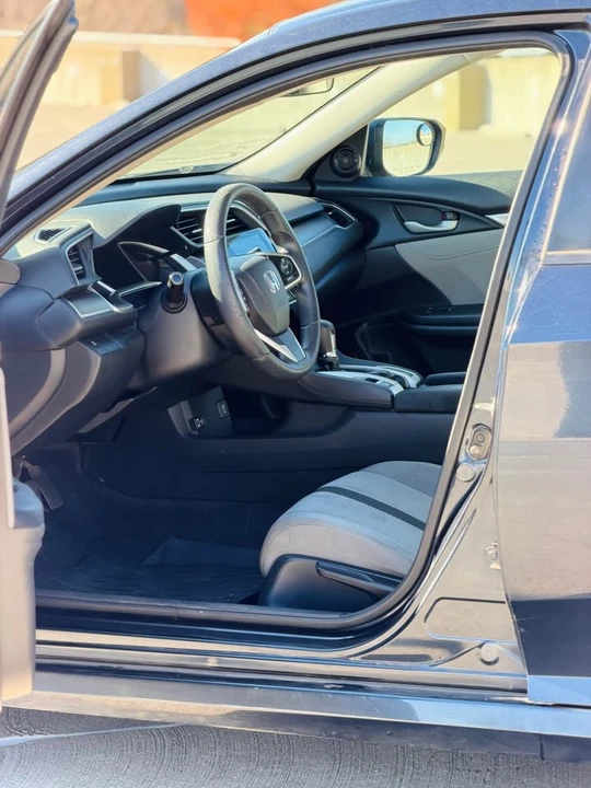 2016 Honda Civic 10th Gen - Image 15 of 18