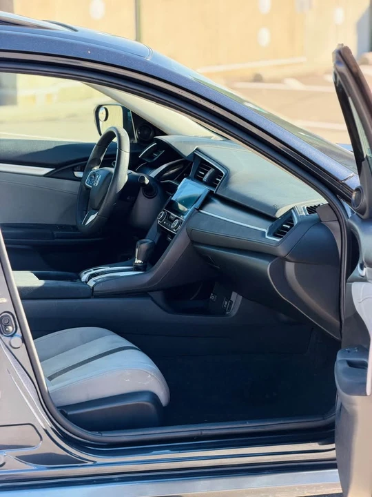 2016 Honda Civic 10th Gen - Image 14 of 18