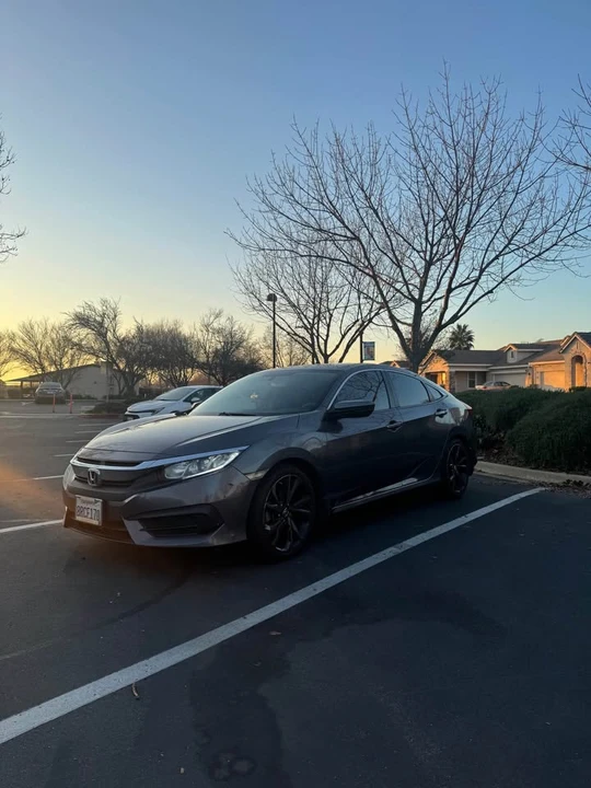 2016 Honda Civic 10th Gen - Image 2 of 17