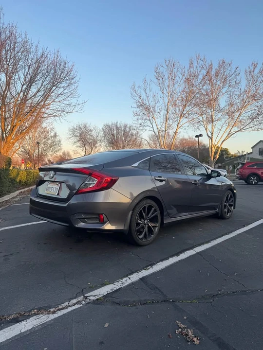 2016 Honda Civic 10th Gen - Image 5 of 17
