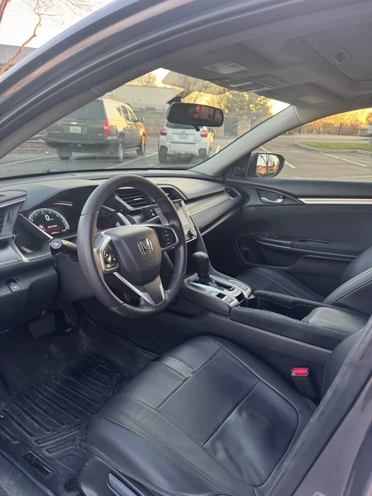 2016 Honda Civic 10th Gen - Image 10 of 17