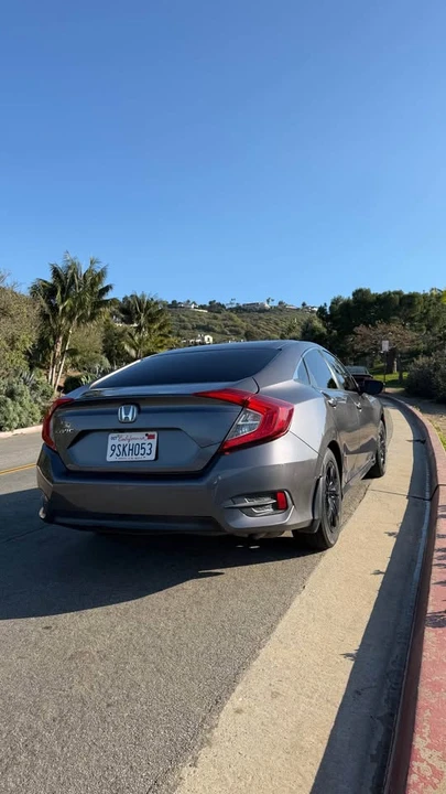 2016 Honda Civic 10th Gen - Image 2 of 9