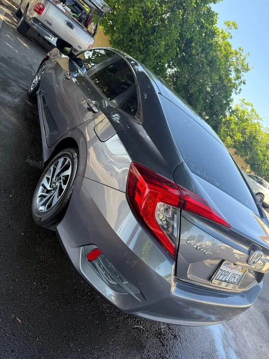 2016 Honda Civic 10th Gen - Image 3 of 15