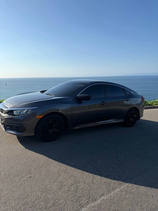 2016 Honda Civic 10th Gen - Image 5 of 9