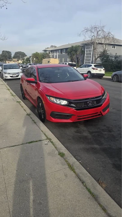 2016 Honda Civic 10th Gen - Image 2 of 9