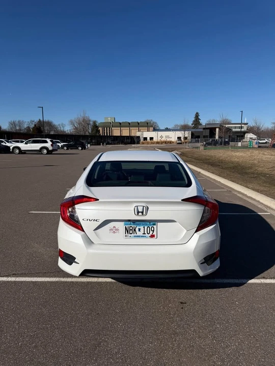 2016 Honda Civic 10th Gen - Image 4 of 11