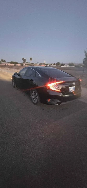 2016 Honda Civic 10th Gen - Image 2 of 4