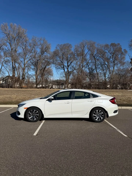 2016 Honda Civic 10th Gen - Image 3 of 11