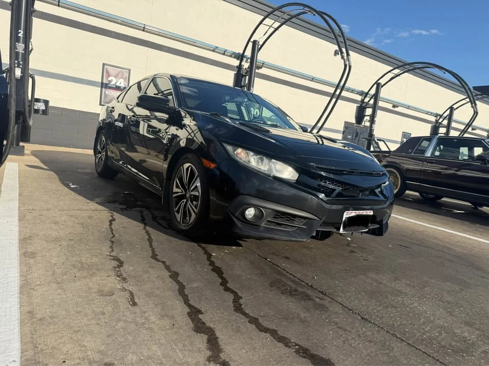 2016 Honda Civic 10th Gen - Image 3 of 11