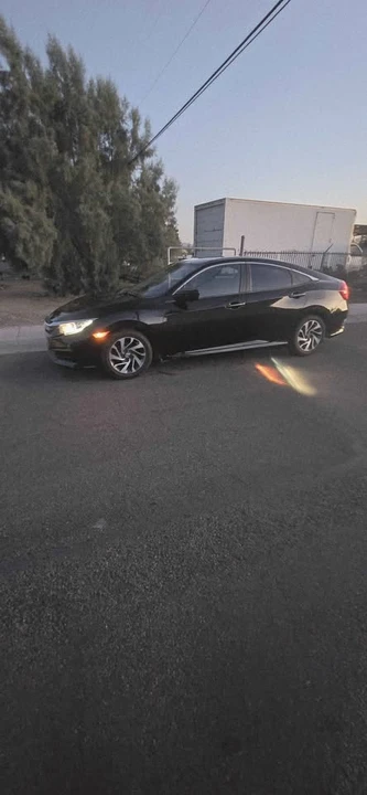 2016 Honda Civic 10th Gen - Image 4 of 4