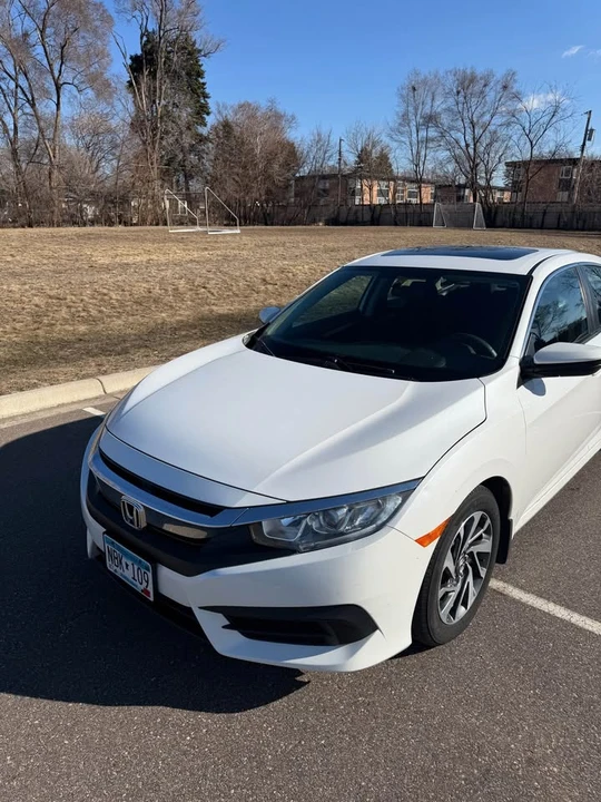 2016 Honda Civic 10th Gen - Image 2 of 11