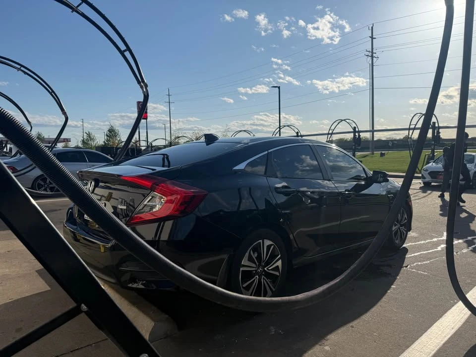 2016 Honda Civic 10th Gen - Image 6 of 11