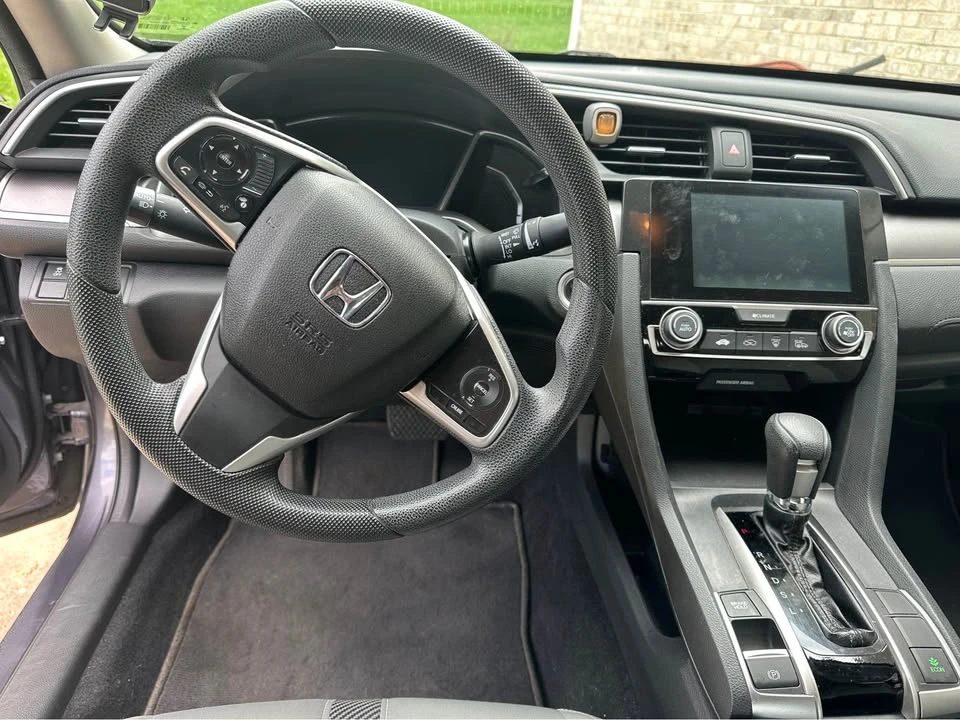 2016 Honda Civic 10th Gen - Image 9 of 12