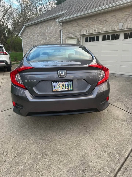 2016 Honda Civic 10th Gen - Image 6 of 12