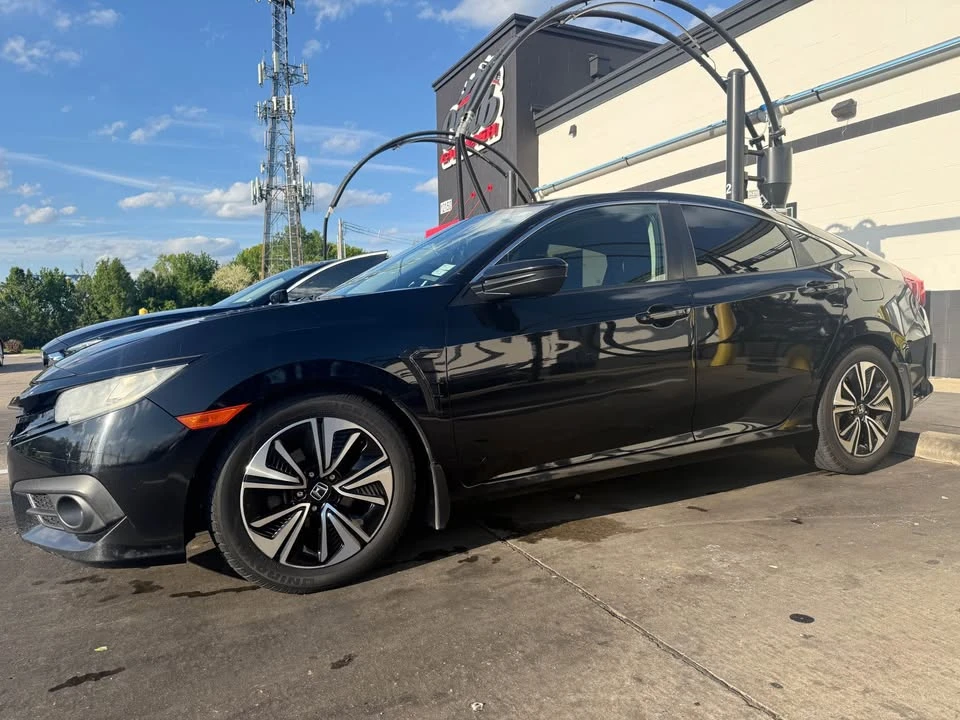 2016 Honda Civic 10th Gen - Image 4 of 11