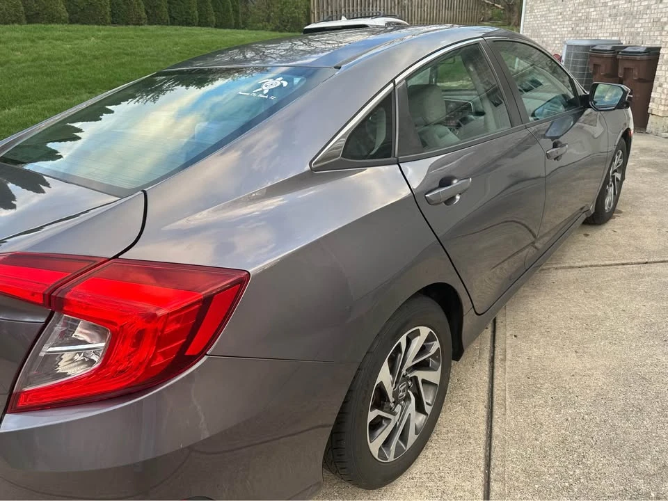 2016 Honda Civic 10th Gen - Image 5 of 12