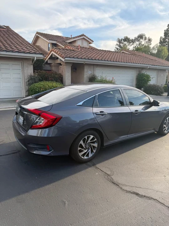 2016 Honda Civic 10th Gen - Image 4 of 20