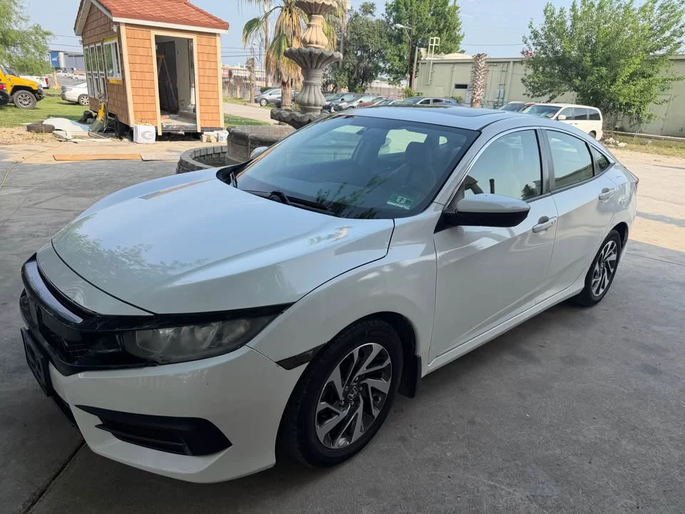 2016 Honda Civic 10th Gen - Image 2 of 10