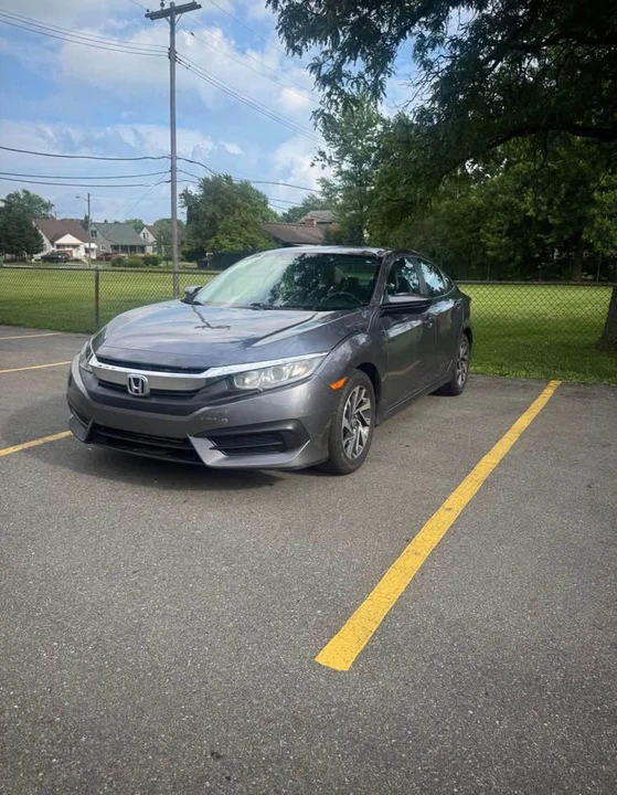 2016 Honda Civic 10th Gen - Image 3 of 18