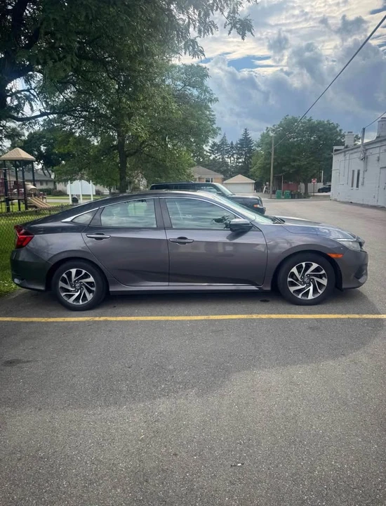 2016 Honda Civic 10th Gen - Image 4 of 18