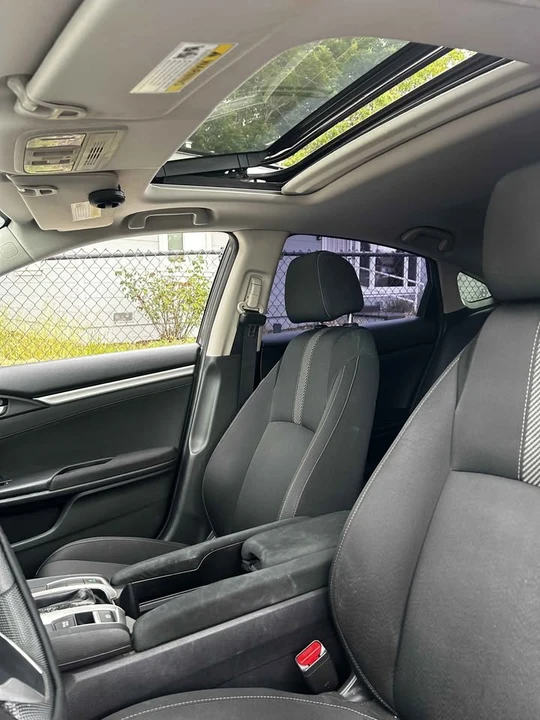 2016 Honda Civic 10th Gen - Image 9 of 19