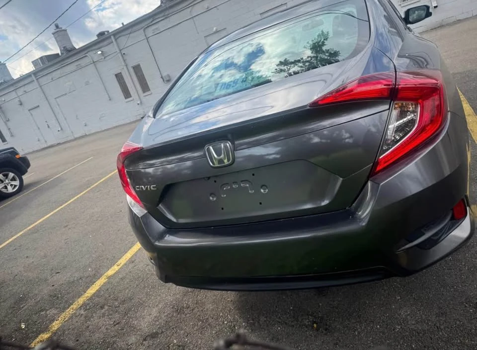 2016 Honda Civic 10th Gen - Image 8 of 18