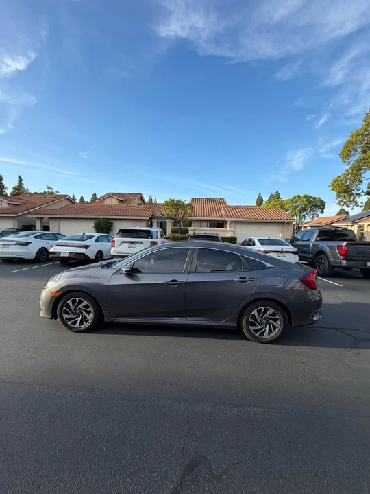 2016 Honda Civic 10th Gen - Image 7 of 20