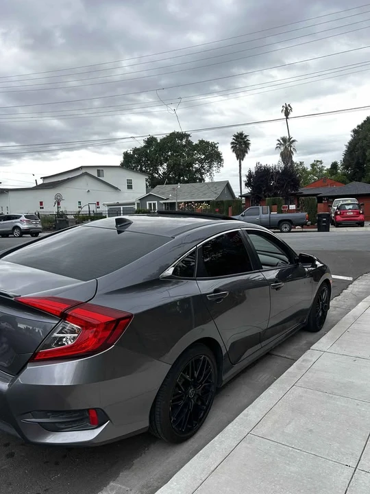 2016 Honda Civic 10th Gen - Image 5 of 19
