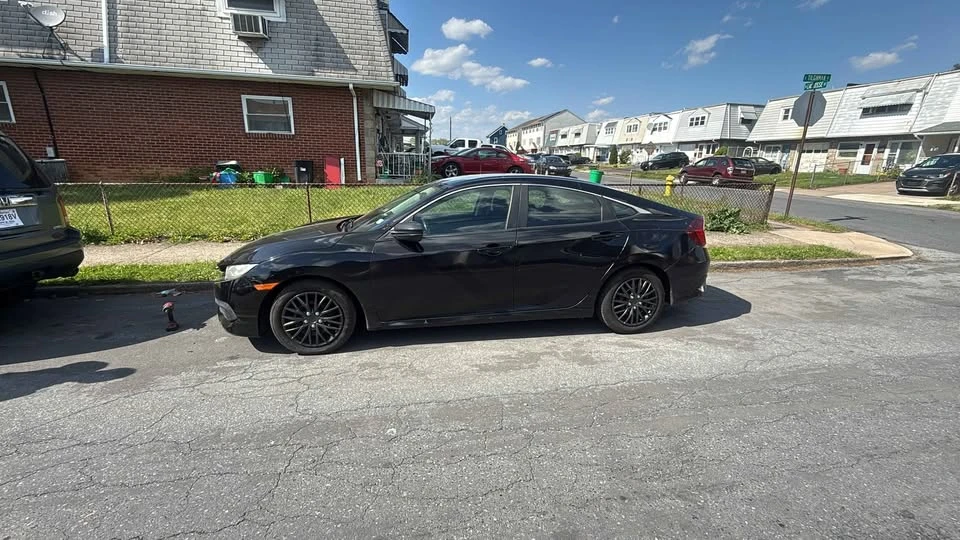 2016 Honda Civic 10th Gen - Image 4 of 5