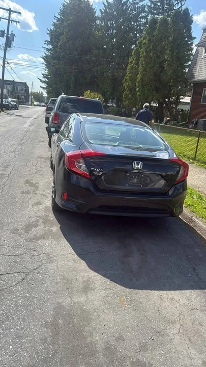 2016 Honda Civic 10th Gen - Image 2 of 5