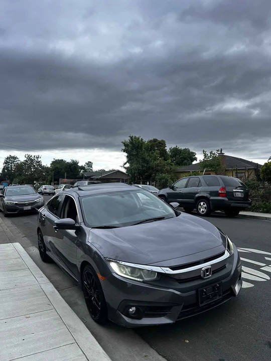 2016 Honda Civic 10th Gen - Image 3 of 19
