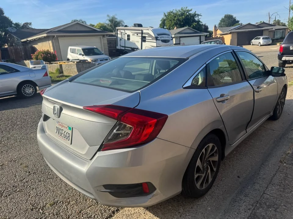 2016 Honda Civic 10th Gen - Image 14 of 16