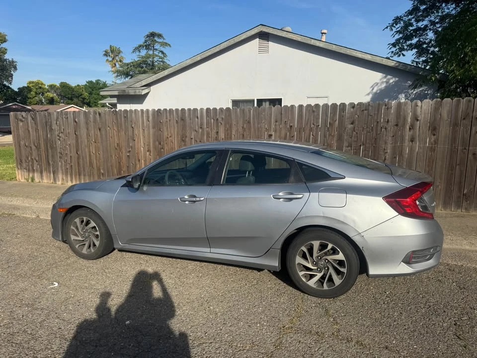 2016 Honda Civic 10th Gen - Image 8 of 16