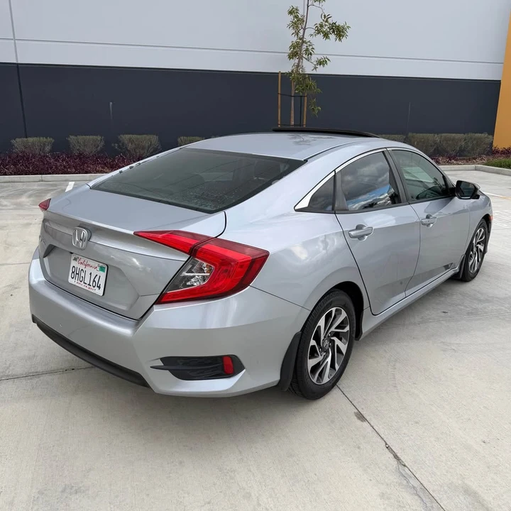 2016 Honda Civic 10th Gen - Image 4 of 18