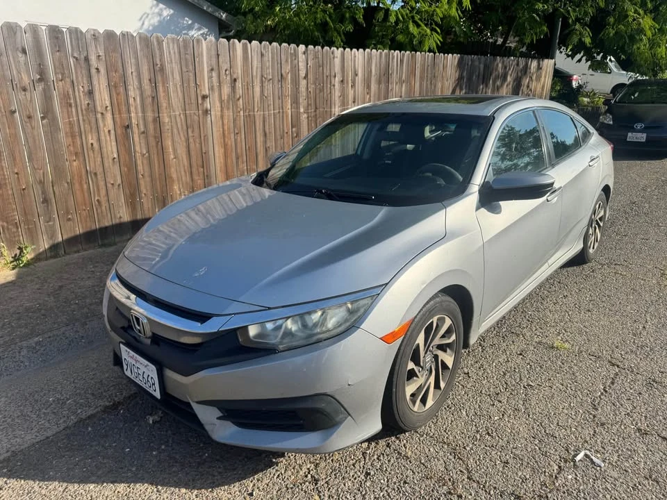 2016 Honda Civic 10th Gen - Image 9 of 16