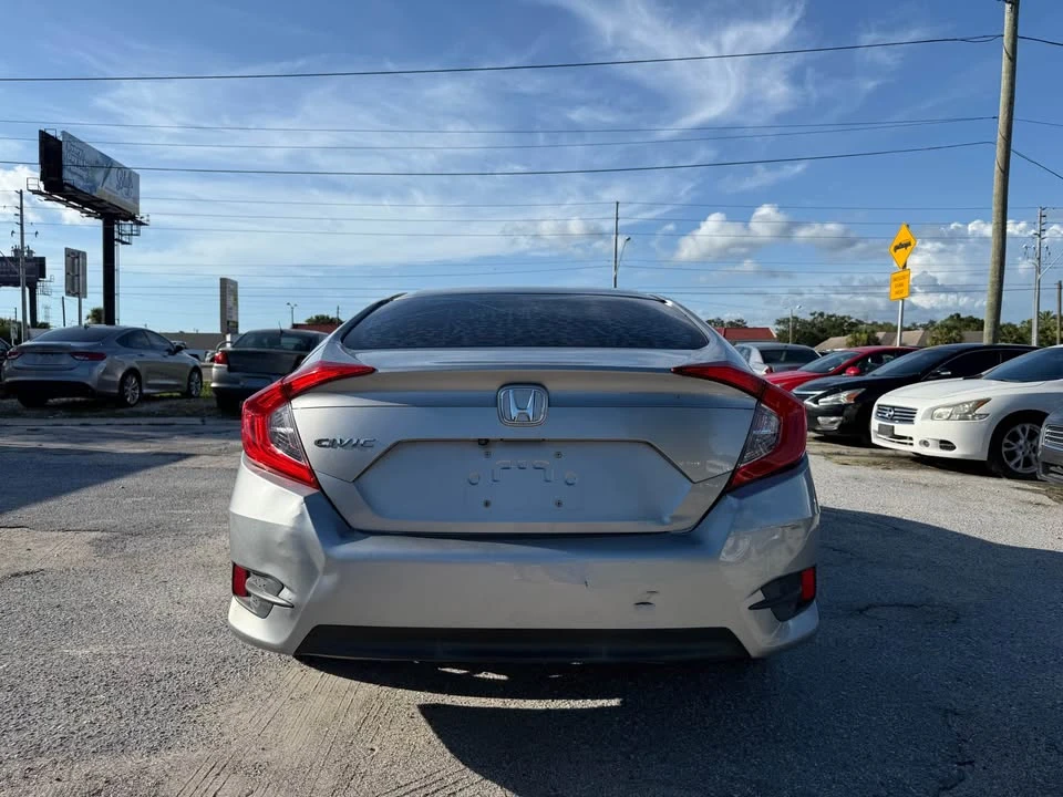 2016 Honda Civic 10th Gen - Image 5 of 11