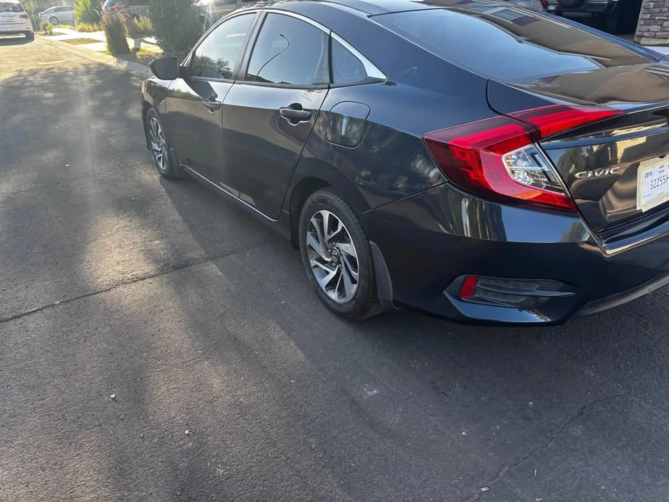 2016 Honda Civic 10th Gen - Image 4 of 7