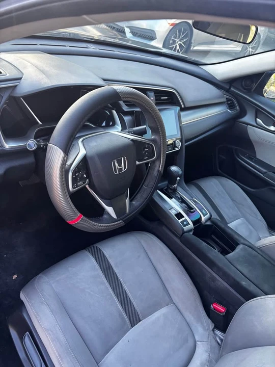 2016 Honda Civic 10th Gen - Image 5 of 7