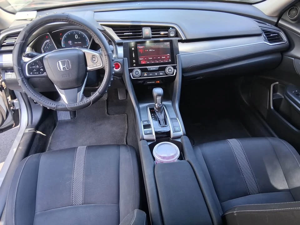 2016 Honda Civic 10th Gen - Image 5 of 12