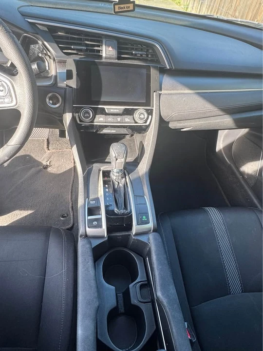 2016 Honda Civic 10th Gen - Image 7 of 16