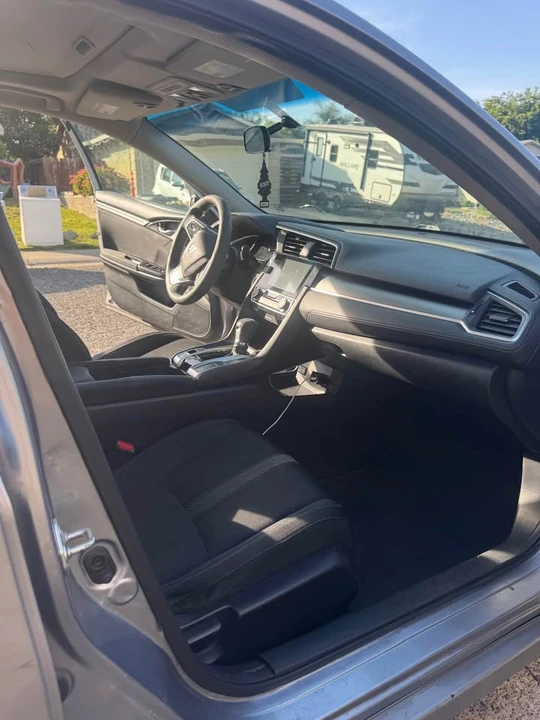 2016 Honda Civic 10th Gen - Image 4 of 16