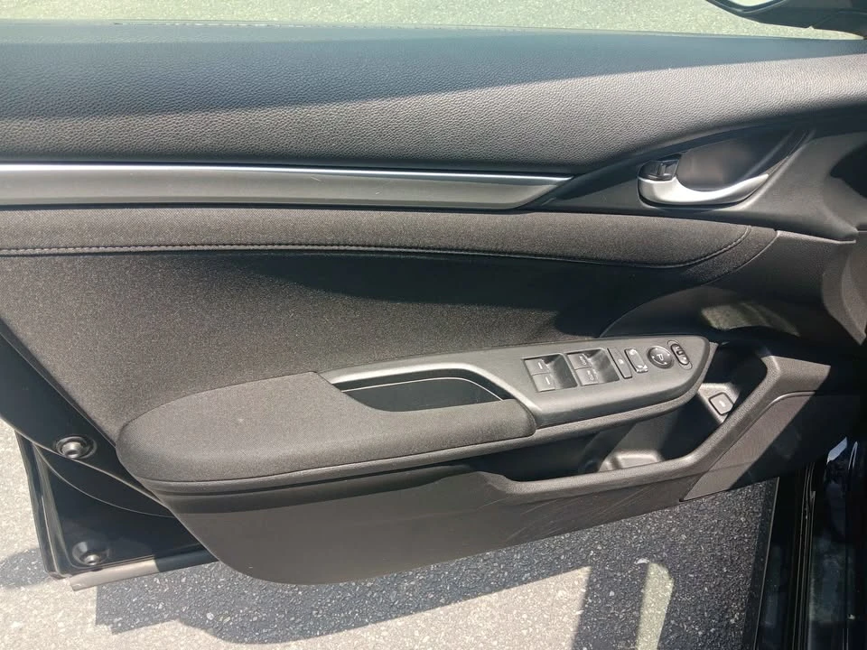 2016 Honda Civic 10th Gen - Image 5 of 11