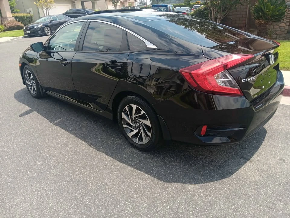 2016 Honda Civic 10th Gen - Image 4 of 11