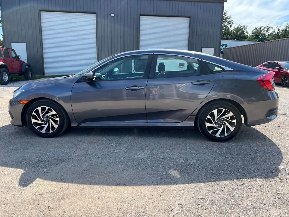 2016 Honda Civic 10th Gen - Image 8 of 17