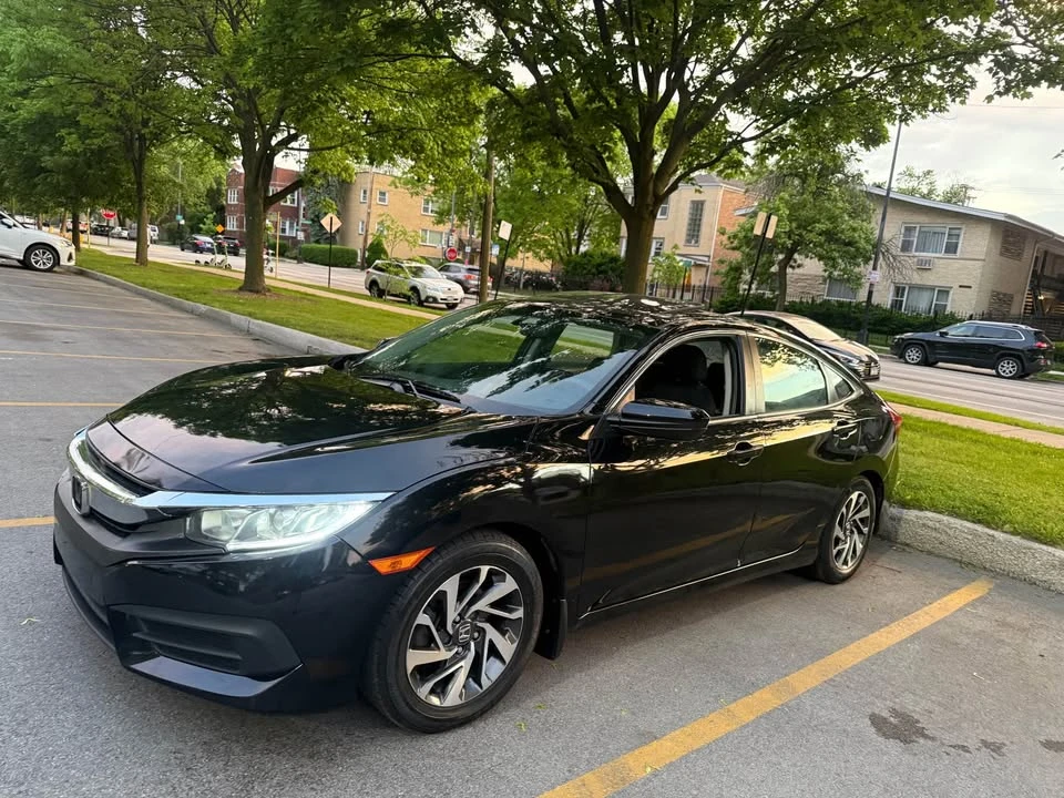 2016 Honda Civic 10th Gen - Image 4 of 13
